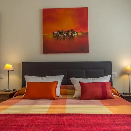 Exotic And Sunny Esmeralda Apartment